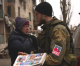 «Комсомолка» теперь и в Авдеевке: Жителям освобожденного города бесплатно раздают газету