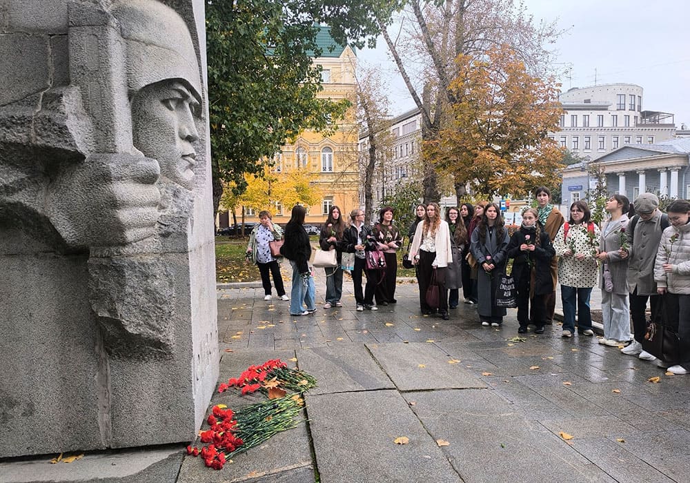 памятник ополченцам Фрунзенского района Москвы